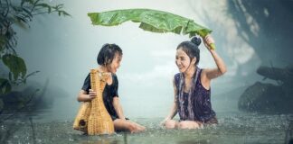 Czy dziecko może spać w łóżeczku turystycznym?